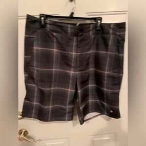 Columbia Ohni Shade Sports ware Shorts - Gray Plaid Men's 38" Waist 11" Length -